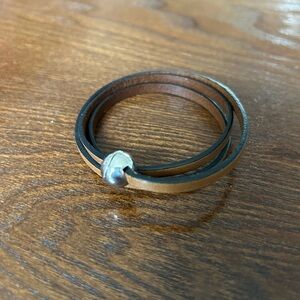 Wraparound leather bracelet with silver magnet clasp